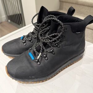 Native Shoes Black and Blue Winter Boots